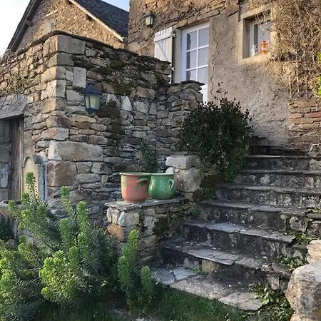 Maisonnette De Charme Les Jardins De Lou Nyaraló