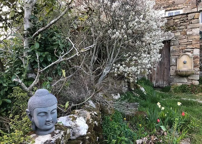 Maisonnette De Charme Les Jardins De Lou 度假居